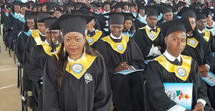 Universidade Pedagógica gradua 163 estudantes